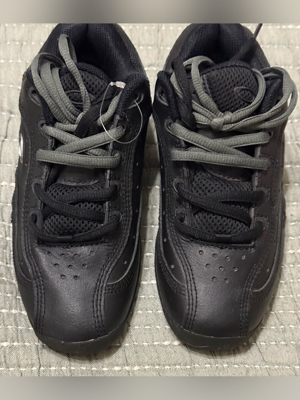 Oakley Black Sneakers Tennis Shoes Athletic Shoes Men’s Sz 6 NWOB